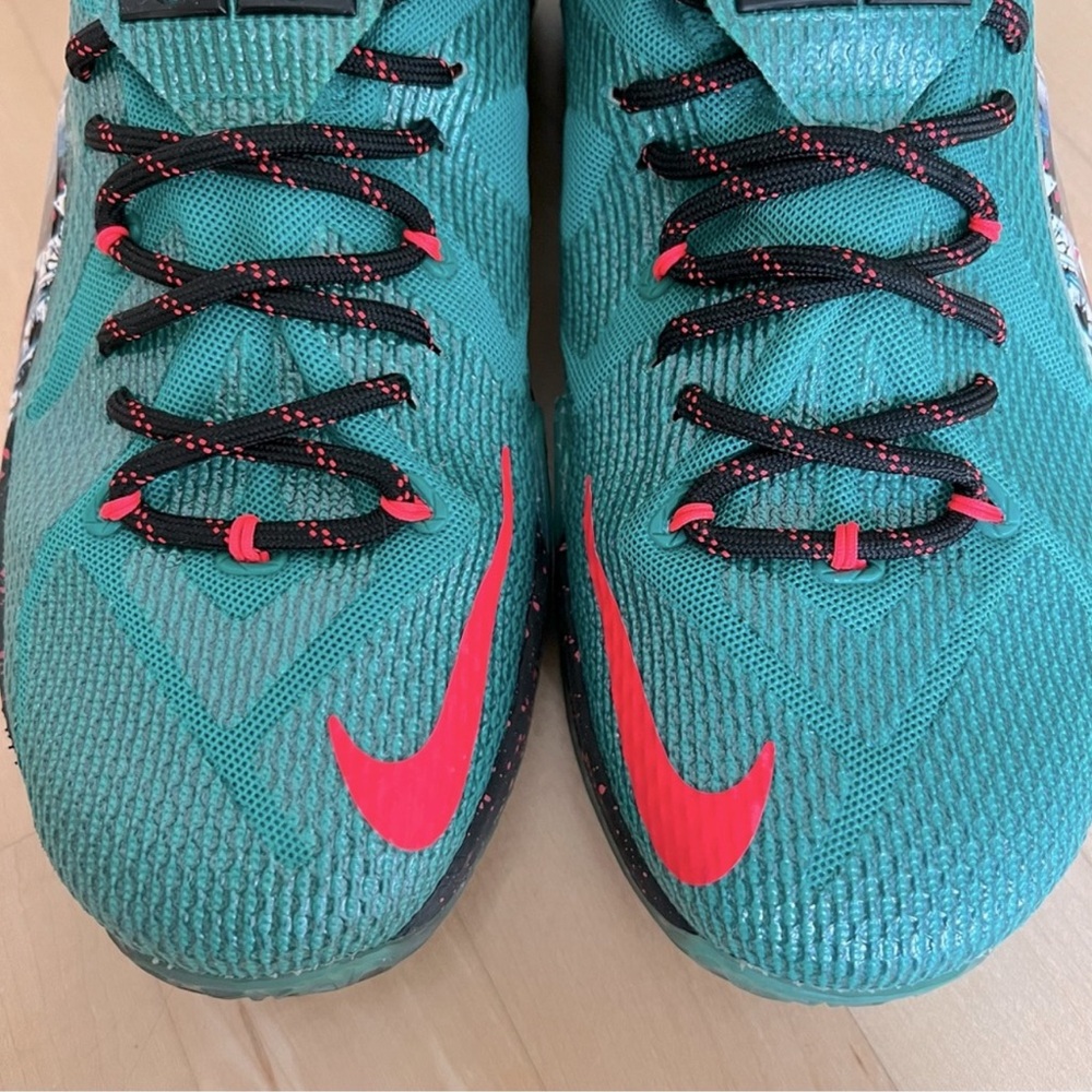 Nike LeBron XII 12 GS Emerald Green Christmas Akron Birch Sneakers Size 6.5Y. - Picture 5 of 7